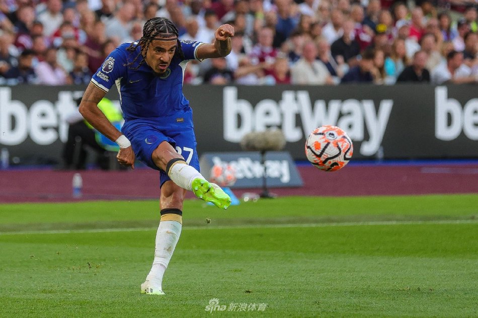 了他在球队 了他在球队