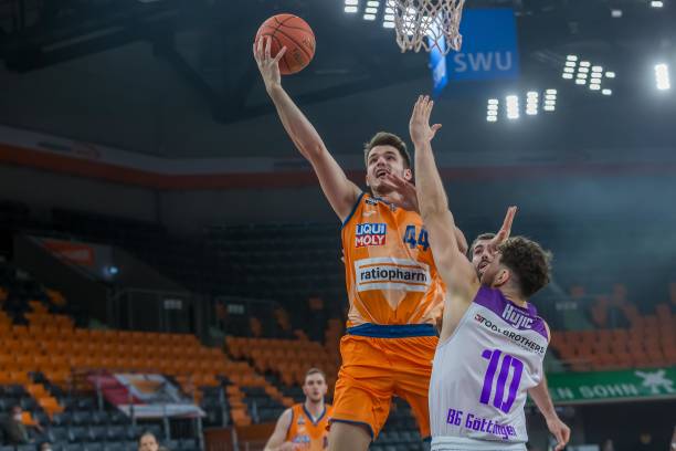 某前球员因 某前球员因