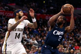 通过观察他 通过观察他